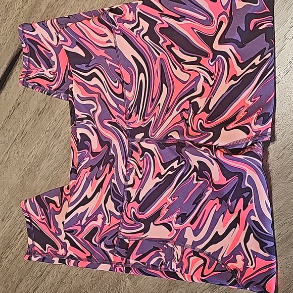 Under Armour No Slip Waistband Leggings Color Pinks and Purples Size Large 12-14 - Picture 2 of 8